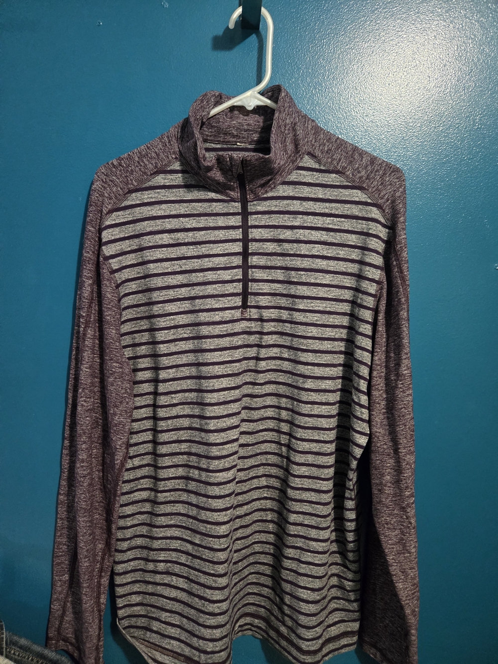 lululemon athletica Men's Quarter-Zip Striped Pullover - Purple/Gray